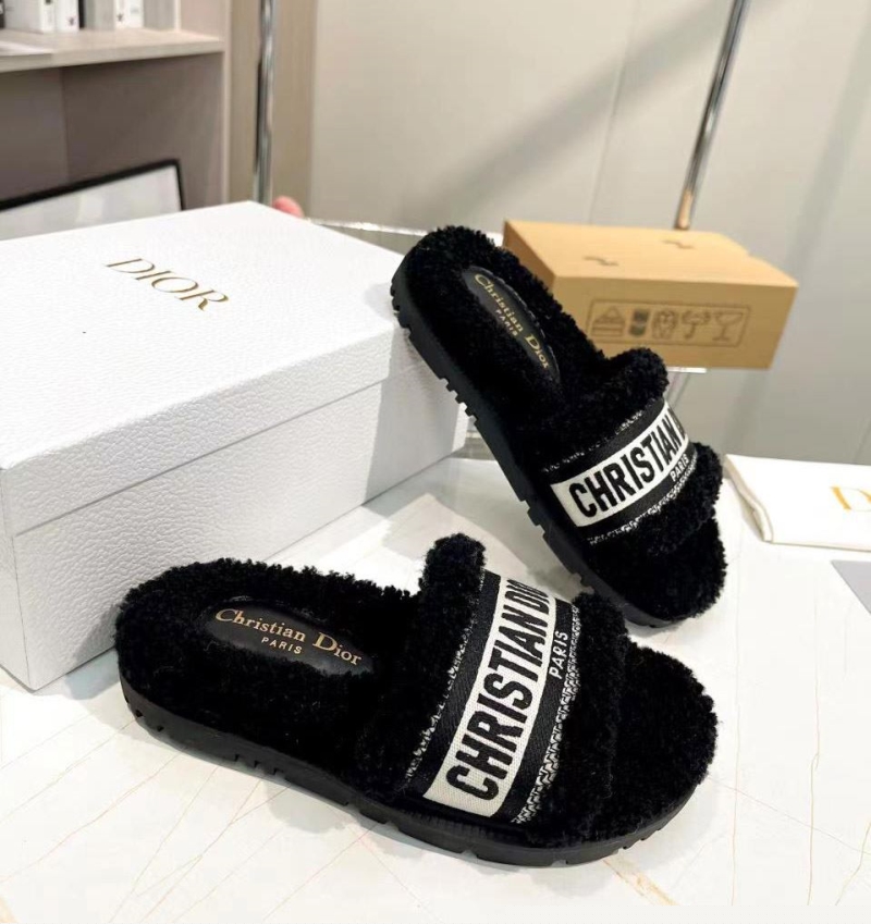 ch**an D*or slippers